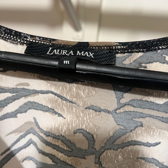 Laura Max - Picture 4 of 4